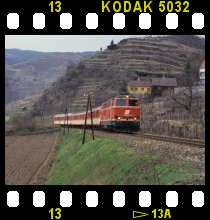 2143.036-8 am 08.04.1987 mit R6127 bei D&uuml;rnstein.
